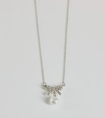 Simple And Stunning Rhinestone Bow Necklace